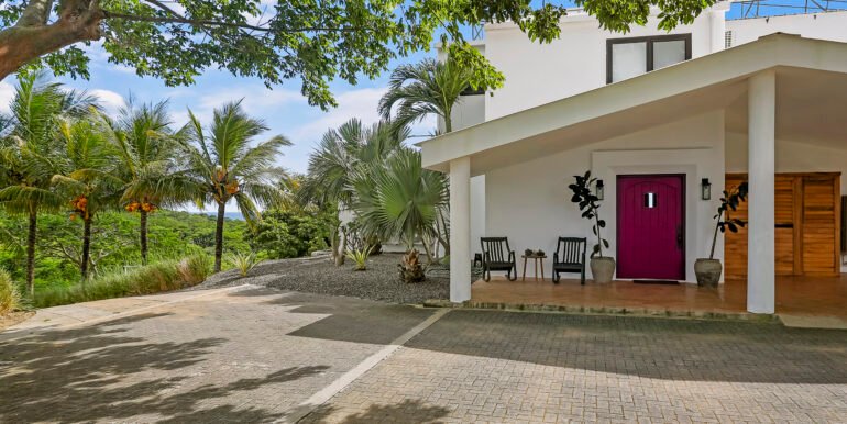 Cassadaga_Exterior_Front_Driveway_Parking_Angle_1_CC