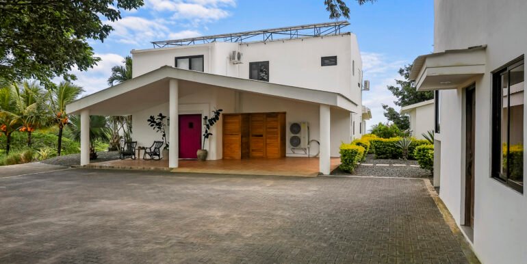 Cassadaga_Exterior_Front_Driveway_Parking_Angle_2_CC