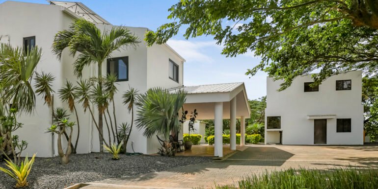 Cassadaga_Exterior_Side_Front_Angle_CC