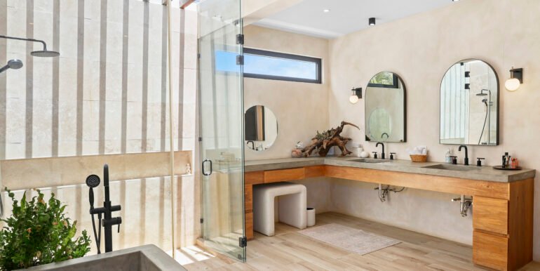 Cassadaga_Master_Bath_Angle_1_CC