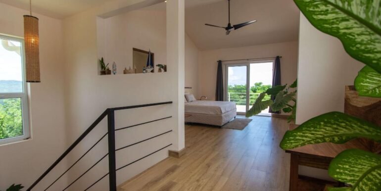 CEE65DFE-2A07-4DA4-B90D-FECD5EC2B5C2_13