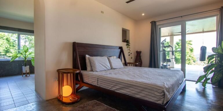 CEE65DFE-2A07-4DA4-B90D-FECD5EC2B5C2_14