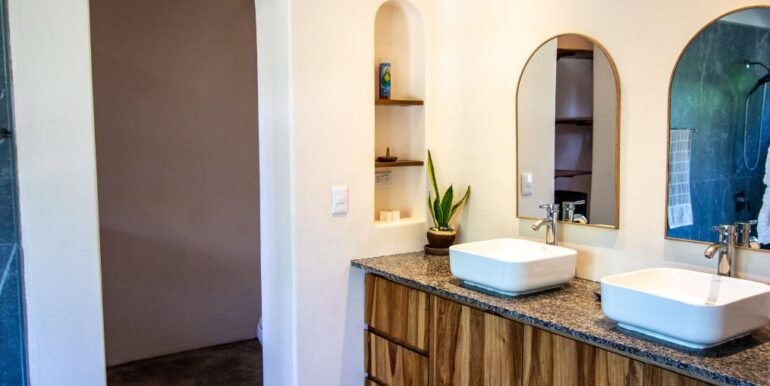 CEE65DFE-2A07-4DA4-B90D-FECD5EC2B5C2_15