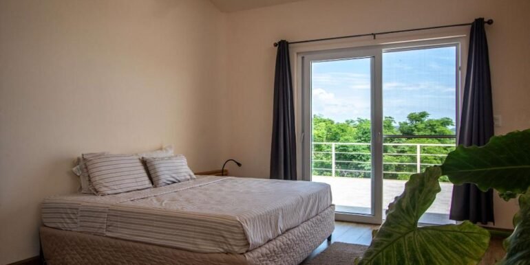 CEE65DFE-2A07-4DA4-B90D-FECD5EC2B5C2_17