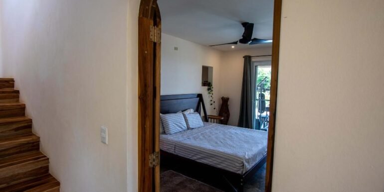 CEE65DFE-2A07-4DA4-B90D-FECD5EC2B5C2_21