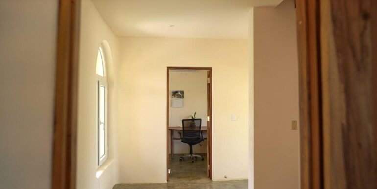 CEE65DFE-2A07-4DA4-B90D-FECD5EC2B5C2_22