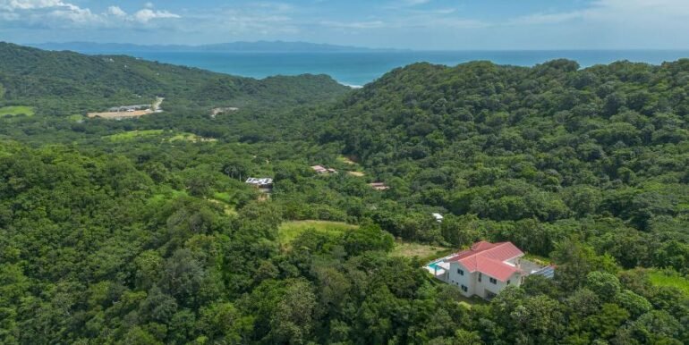 CEE65DFE-2A07-4DA4-B90D-FECD5EC2B5C2_23