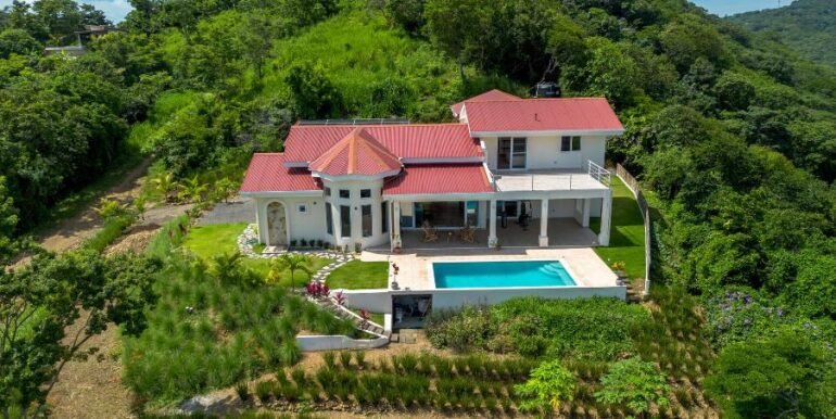 CEE65DFE-2A07-4DA4-B90D-FECD5EC2B5C2_4