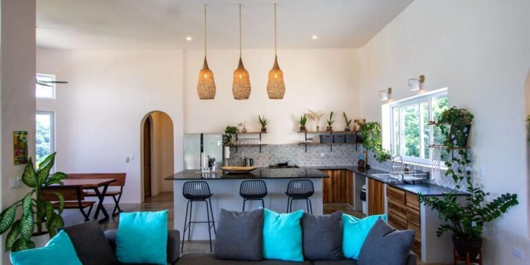 CEE65DFE-2A07-4DA4-B90D-FECD5EC2B5C2_7