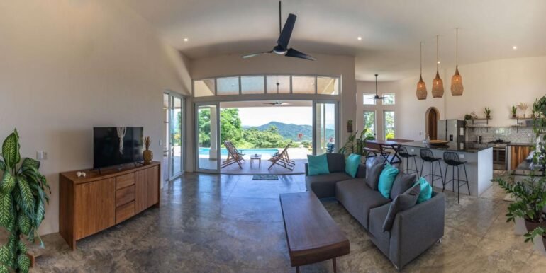 CEE65DFE-2A07-4DA4-B90D-FECD5EC2B5C2_8