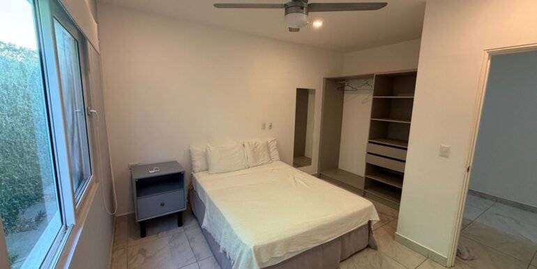 13 Triplex 1 middle BD