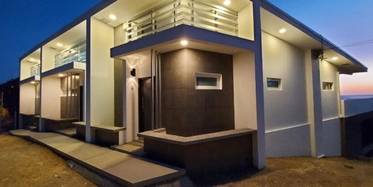 24 Triplex Corner whole build nite look SW