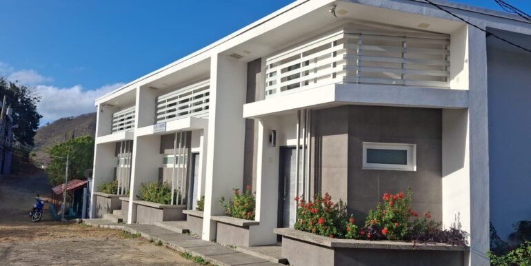 3.5 Triplex full frontal look SW