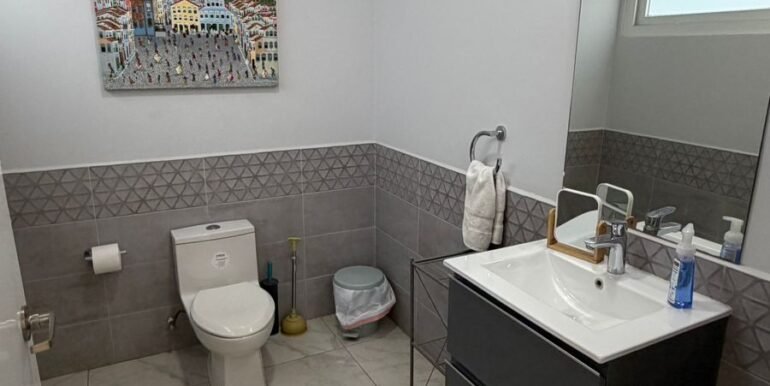 7 Triplex 1 Half Bath