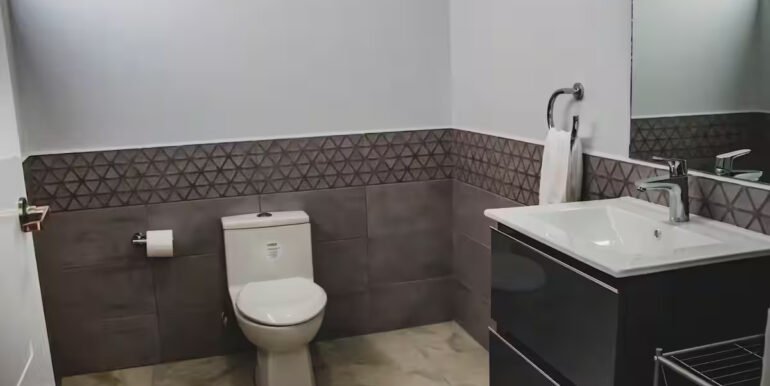 10 Triplex 2 Half Bath upstairs