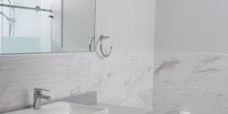 15 Triplex 2 Full Bath